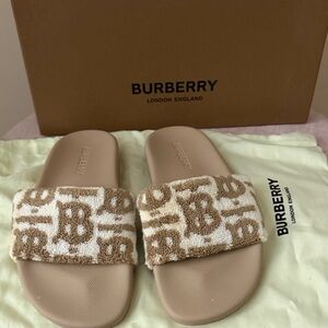 Burberry Tan and Cream Logo Slides